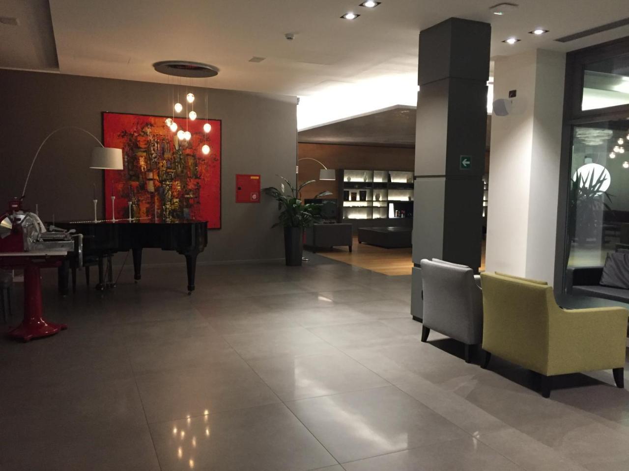 Link124 Hotel Parma Exteriör bild