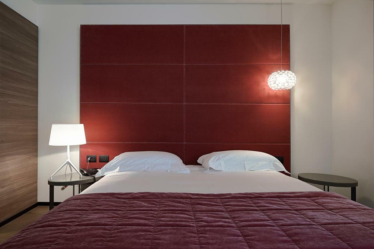 Link124 Hotel Parma Exteriör bild