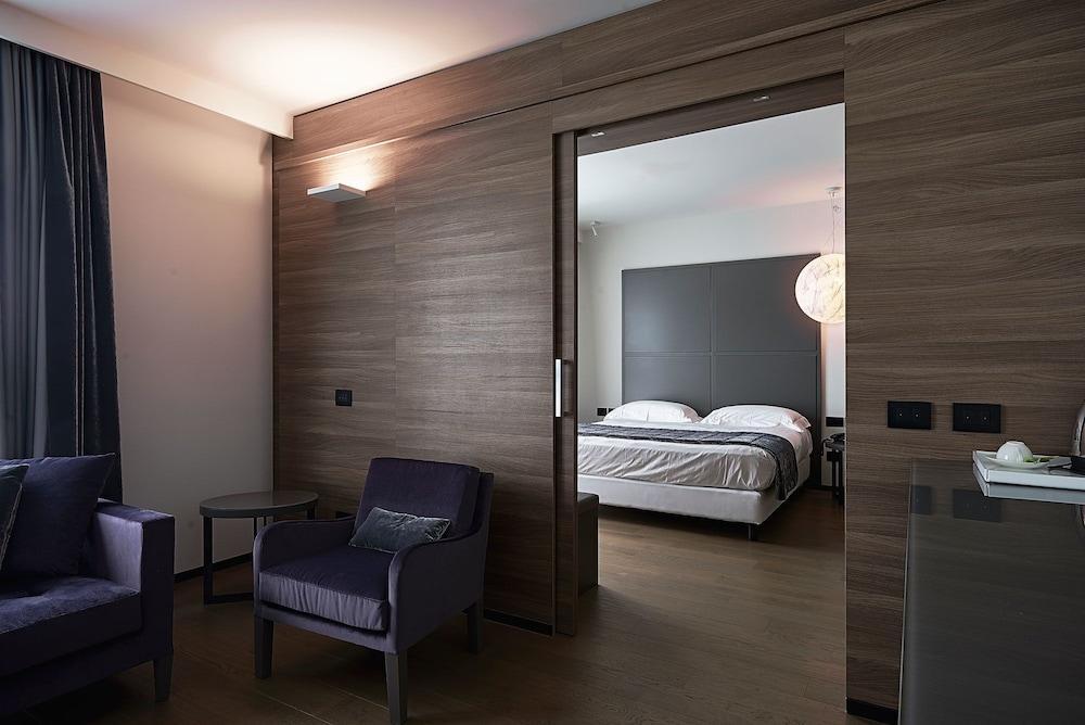 Link124 Hotel Parma Exteriör bild