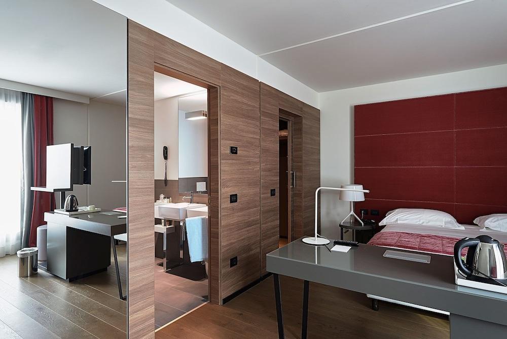 Link124 Hotel Parma Exteriör bild